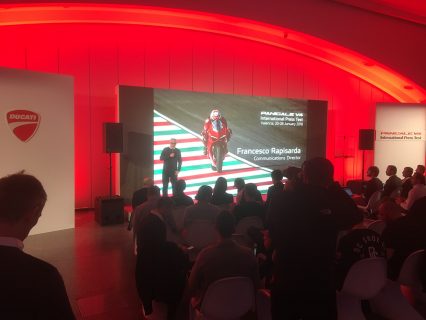 equipo audiovisual para eventos